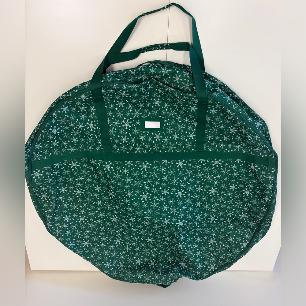 Keepsakes 48” wreath bag, new w/out box. Never used. Christmas storage container